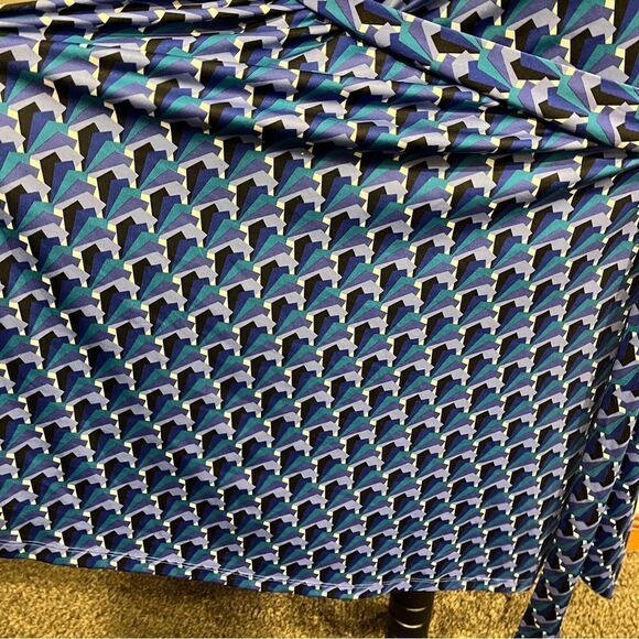 Fashion Bug Short Sleeve Geometric Fake Wrap Plus Size Dresses Size 2X - Picture 9 of 15